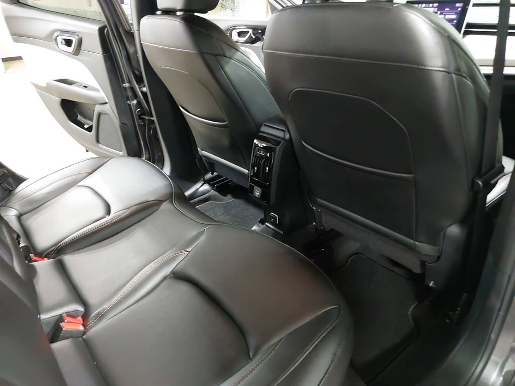 Used 2024 Jeep Compass Limited image 11