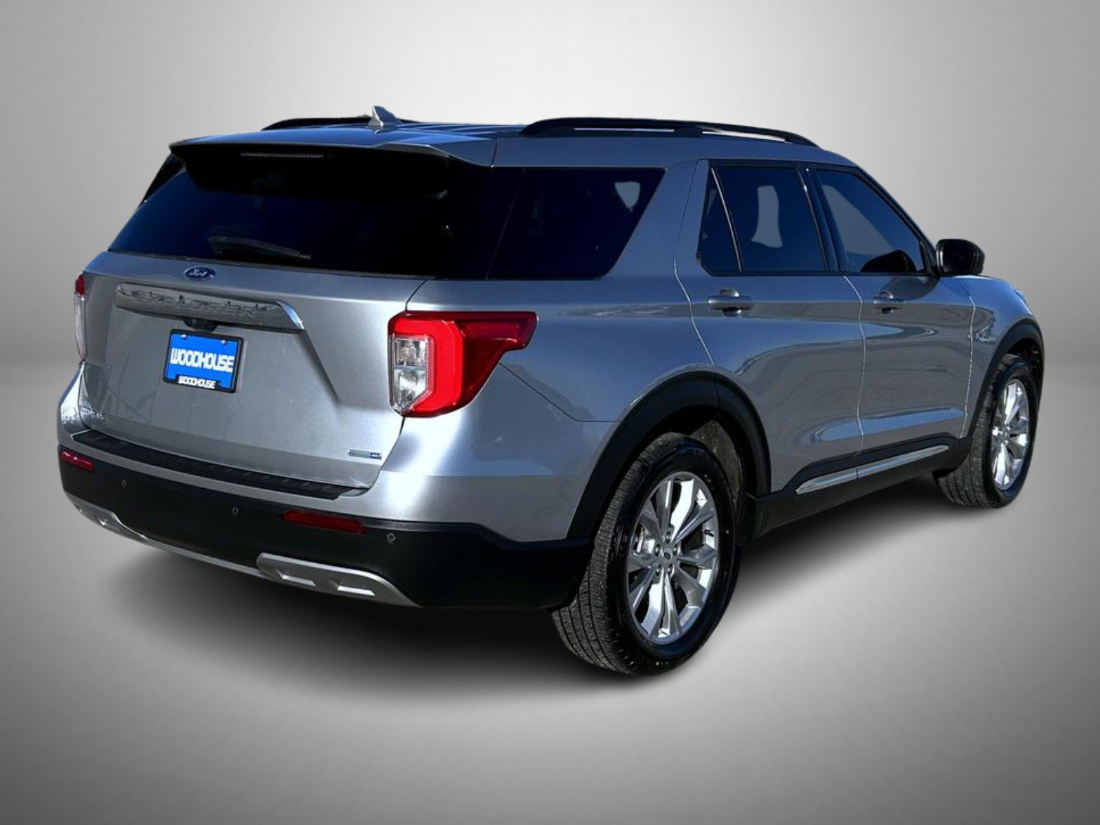 Used 2020 Ford Explorer XLT w/ Equipment Group 202A AWD/4WD image 5