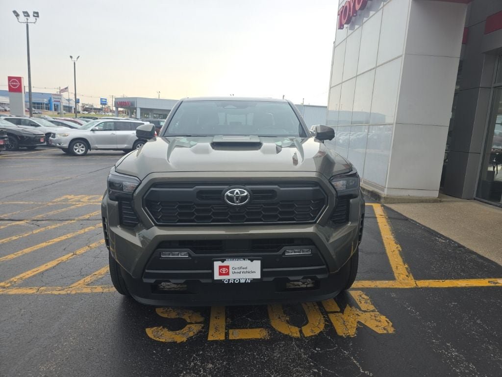 Used 2024 Toyota Tacoma TRD Sport w/ TRD Sport Premium Package AWD/4WD image 10