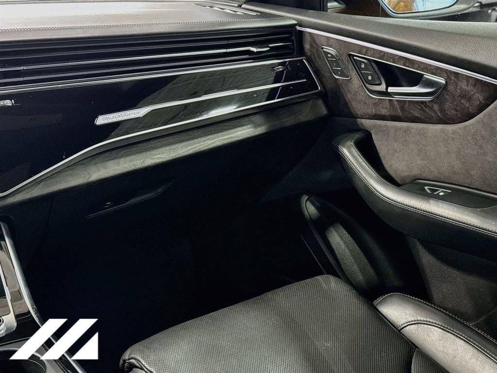 Used 2019 Audi Q8 Prestige w/ Luxury Package AWD/4WD image 25
