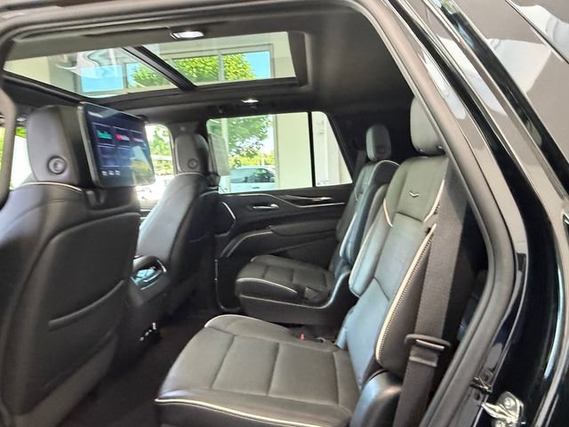 Used 2023 Cadillac Escalade Sport AWD/4WD image 12