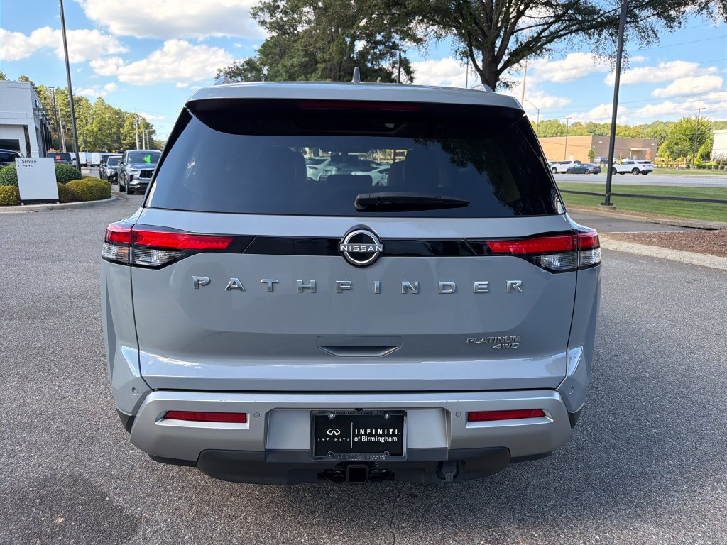 Used 2023 Nissan Pathfinder Platinum w/ Cargo Package AWD/4WD image 11