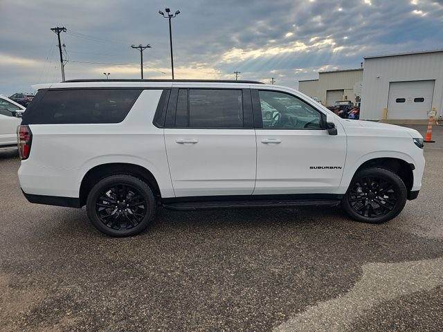 Used 2024 Chevrolet Suburban RST w/ Luxury Package AWD/4WD image 6