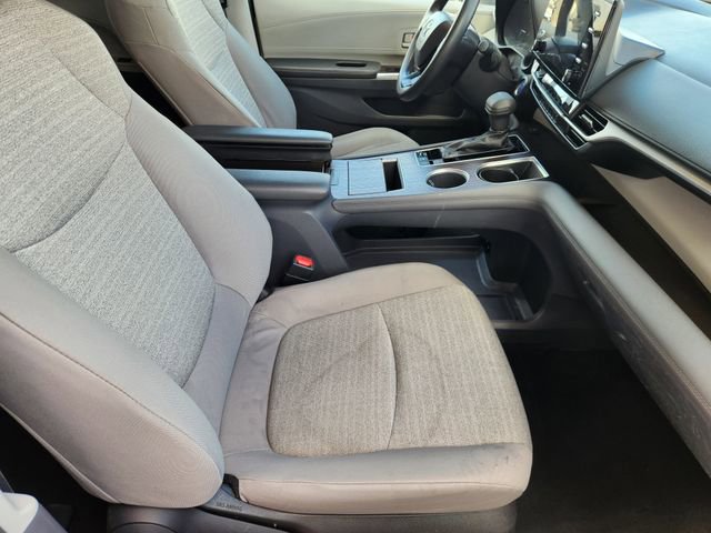Used 2022 Toyota Sienna LE FWD image 14