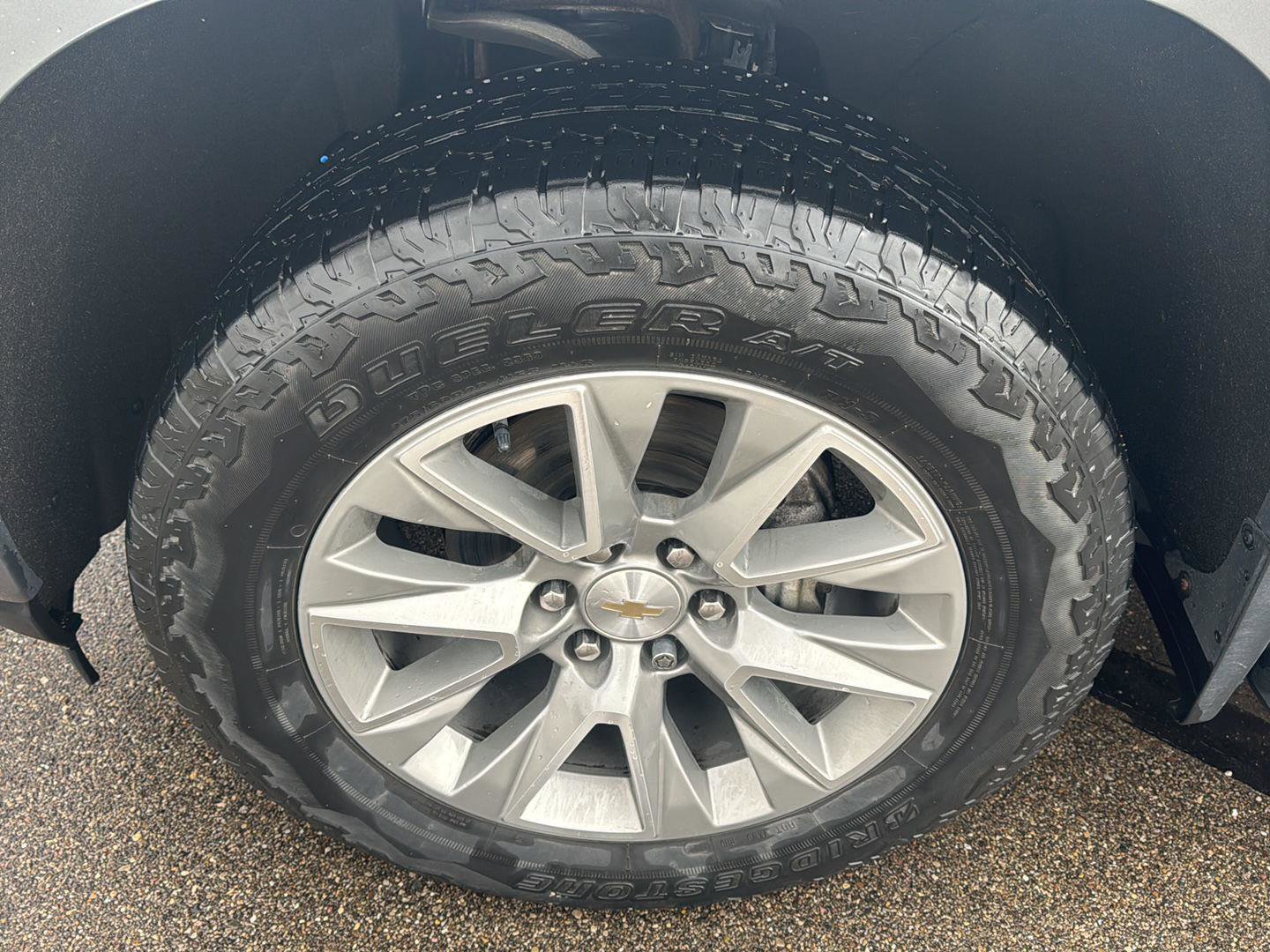 Used 2022 Chevrolet Silverado 1500 High Country w/ Technology Package image 10