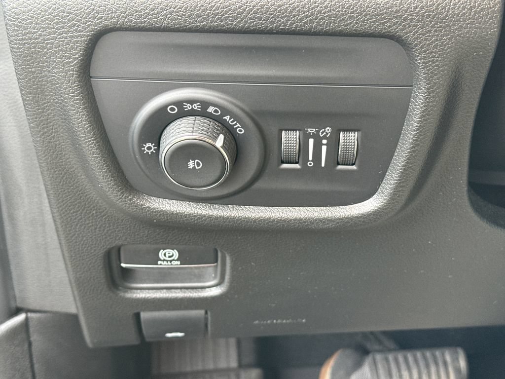 Used 2022 Jeep Grand Cherokee Trailhawk AWD/4WD image 19