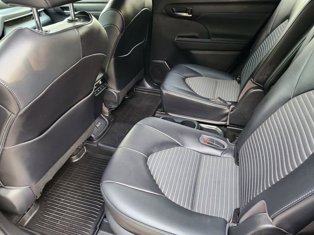 Used 2023 Toyota Highlander XSE image 23