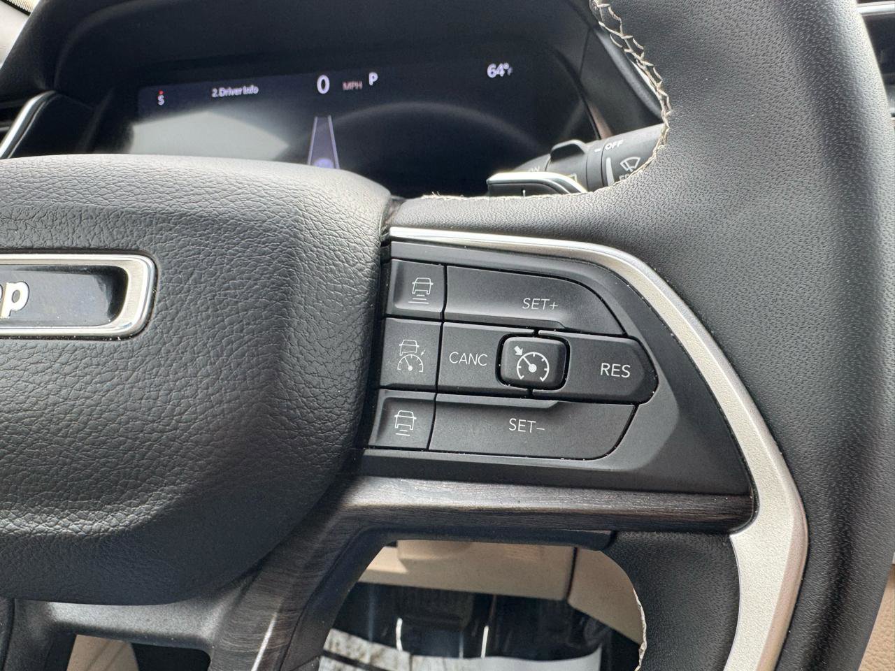 Used 2024 Jeep Grand Cherokee L Limited image 24