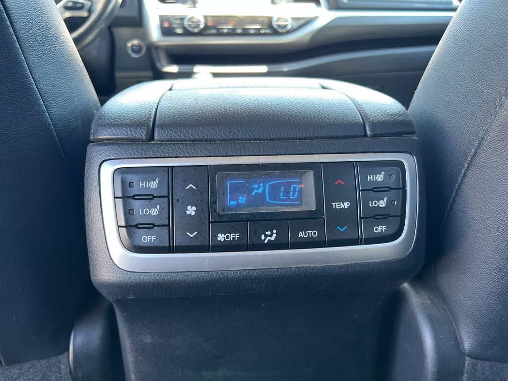 Used 2019 Toyota Highlander Limited Platinum AWD/4WD image 27