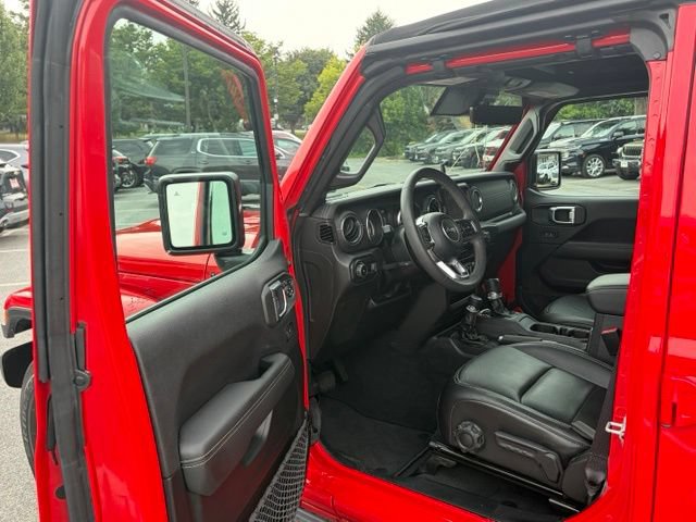 Used 2023 Jeep Wrangler Unlimited Sahara w/ Safety Group AWD/4WD image 14
