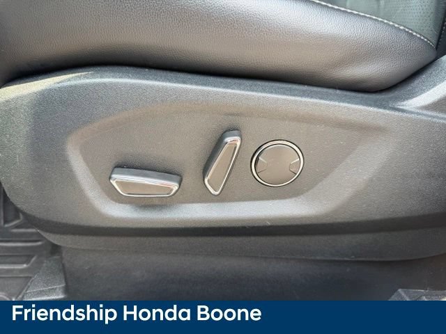 Used 2017 Ford Edge Sport w/ Equipment Group 401A AWD/4WD image 18