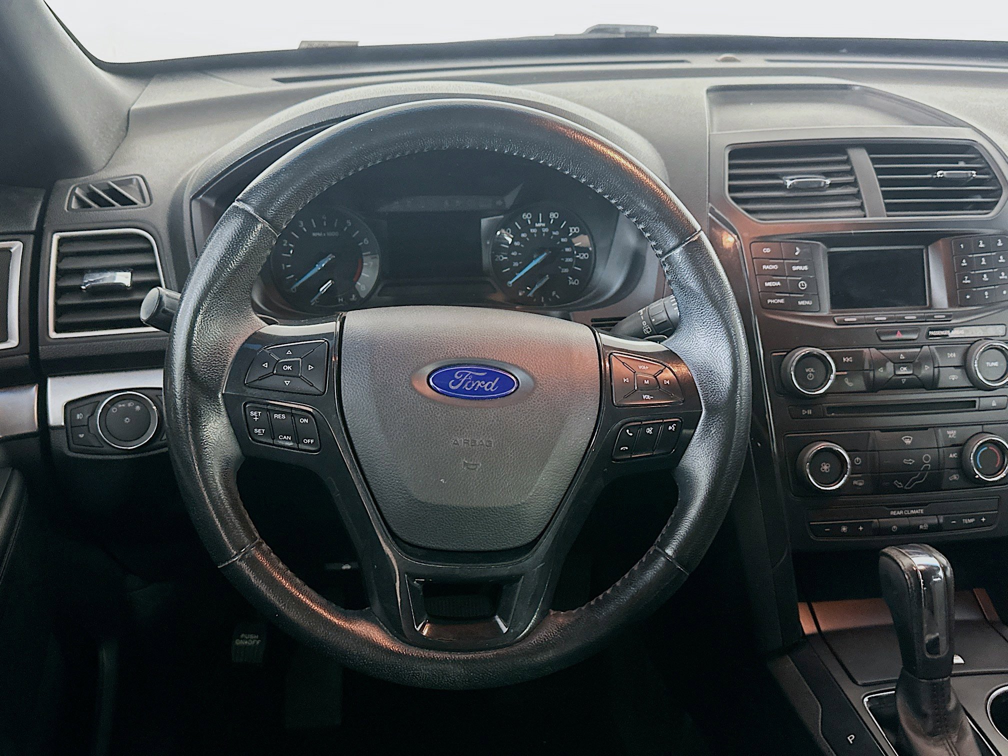 Used 2017 Ford Explorer XLT image 17