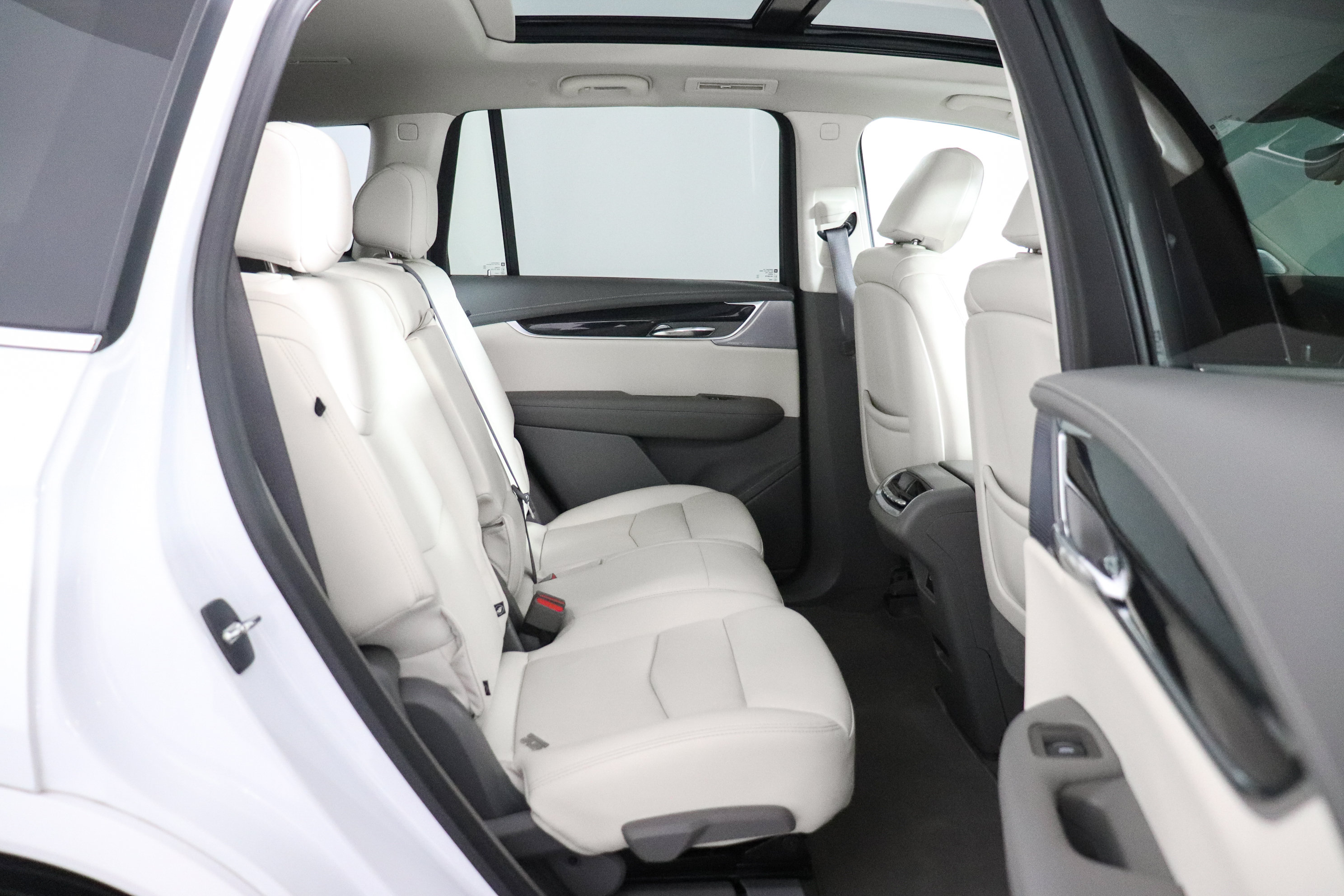Used 2024 Cadillac XT6 Premium Luxury w/ Technology Package AWD/4WD image 21