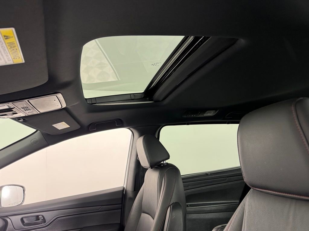 Used 2025 Honda Odyssey Sport-L image 22