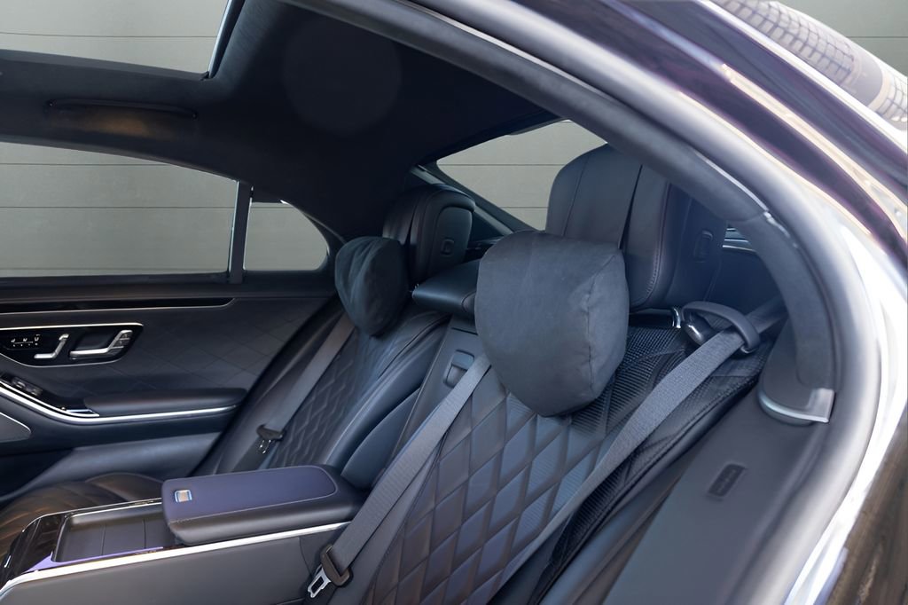 Used 2022 Mercedes-Benz S 580 4MATIC Sedan w/ AMG Line Package image 60