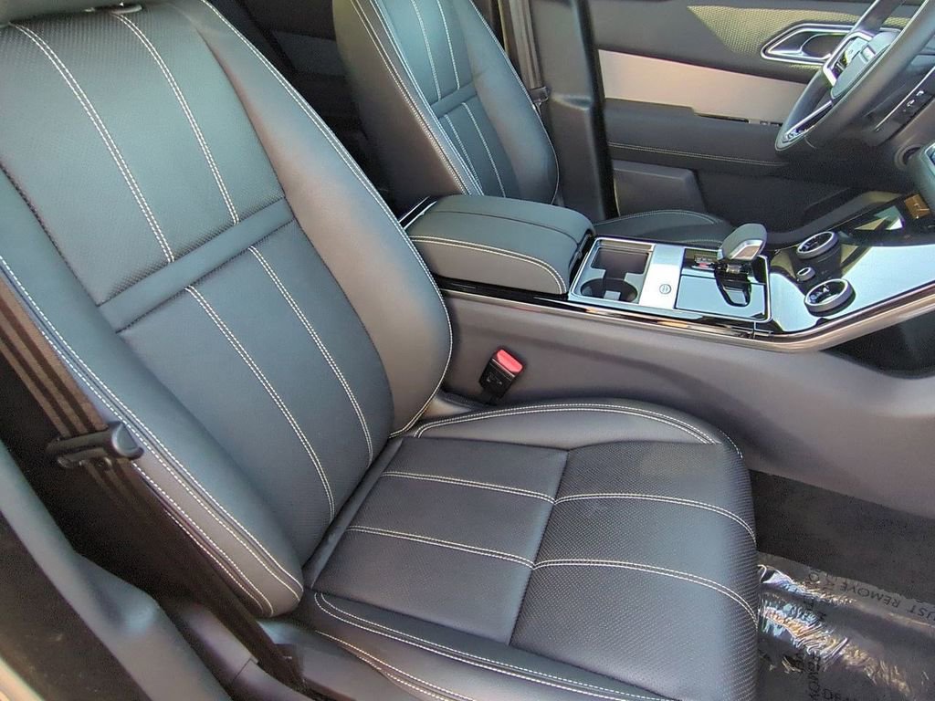Used 2022 Land Rover Range Rover Velar R-Dynamic S image 25