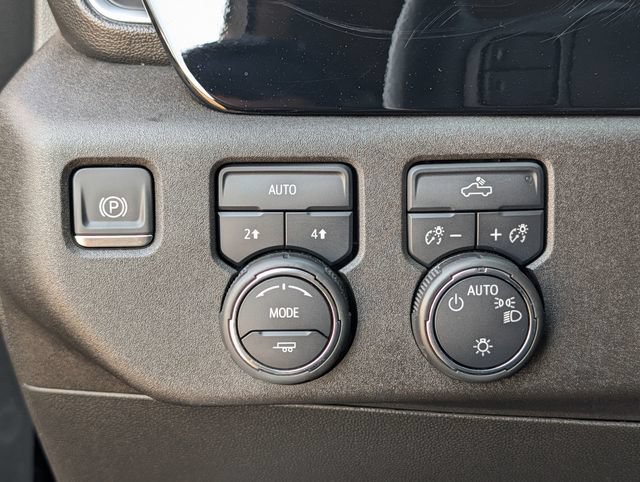 Used 2023 Chevrolet Silverado 1500 LT AWD/4WD image 20