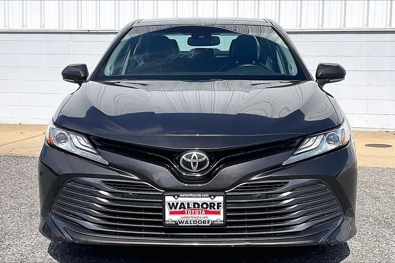 Used 2018 Toyota Camry XLE FWD image 3