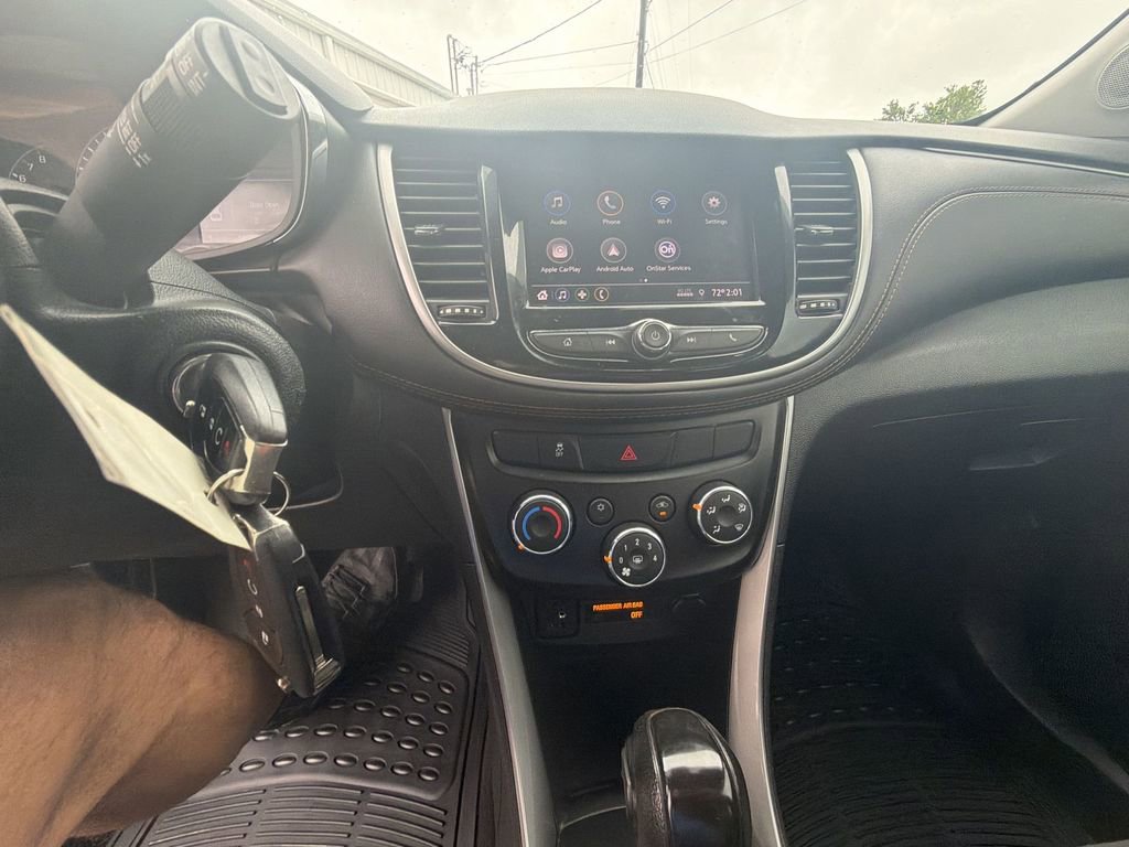 Used 2021 Chevrolet Trax LS AWD/4WD image 18