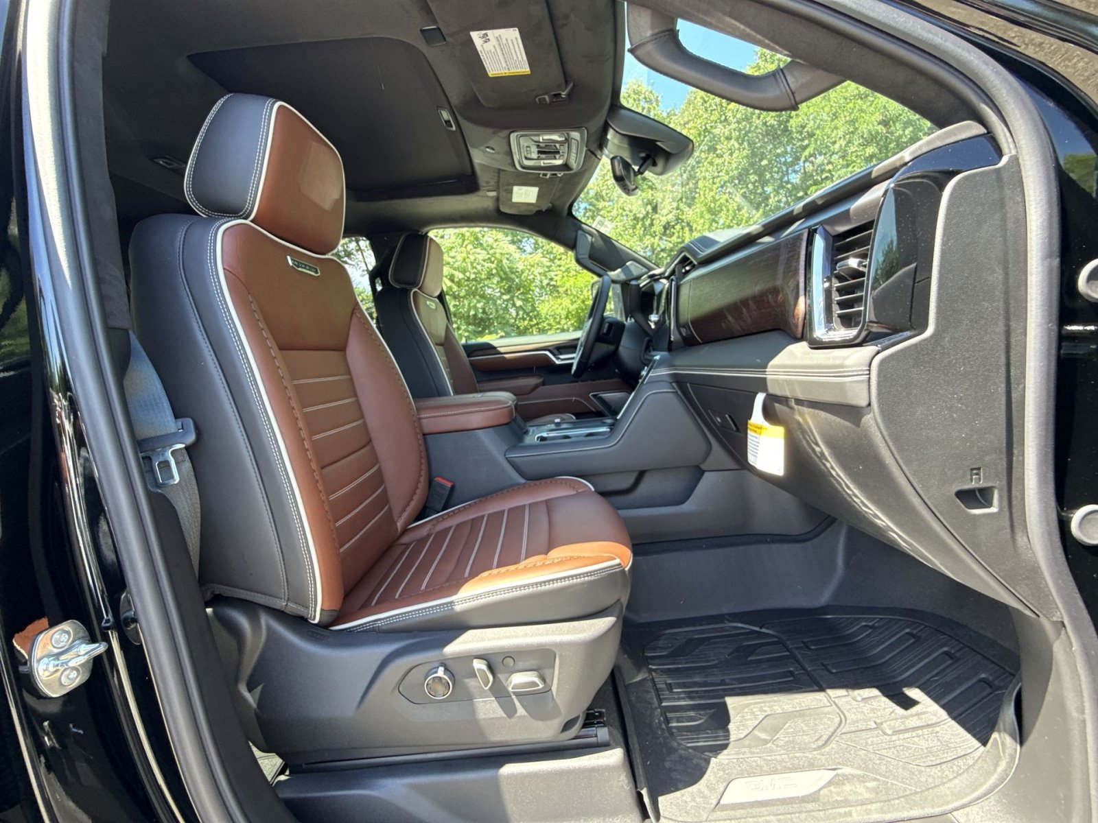 New 2026 GMC Sierra 2500 Denali Ultimate w/ LPO, Black Badging Package AWD/4WD image 28