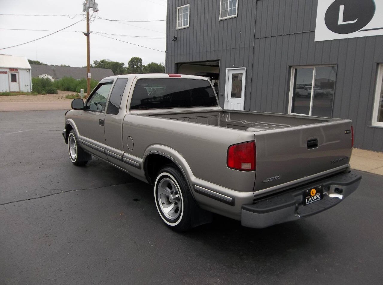 Used 1998 Chevrolet S10 Pickup LS w/ Preferred Equipment Group RWD image 8