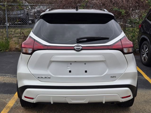 Used 2023 Nissan Kicks SR w/ SR Premium Package FWD image 5