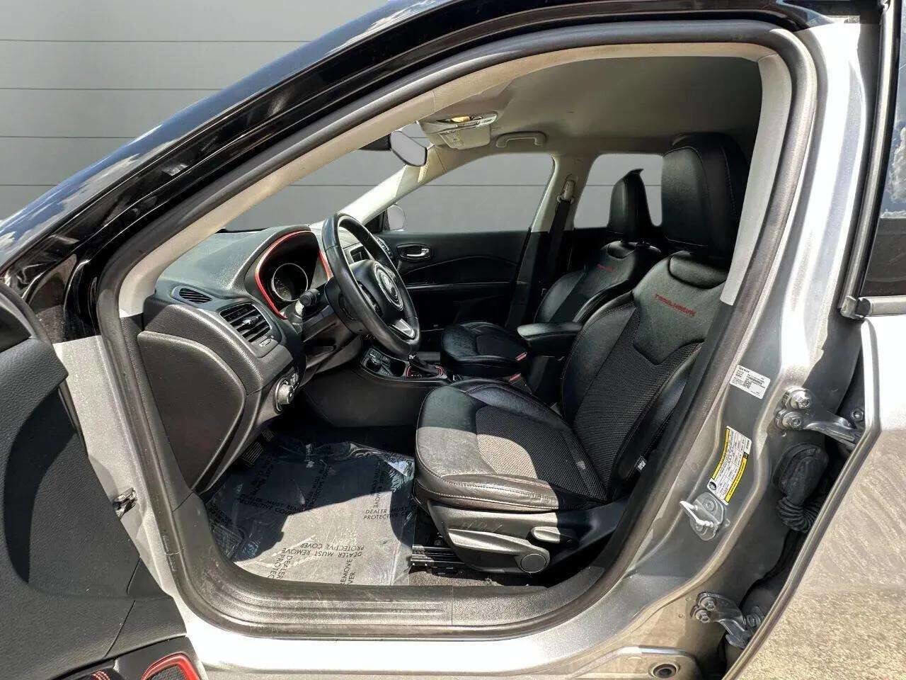 Used 2021 Jeep Compass Trailhawk image 12