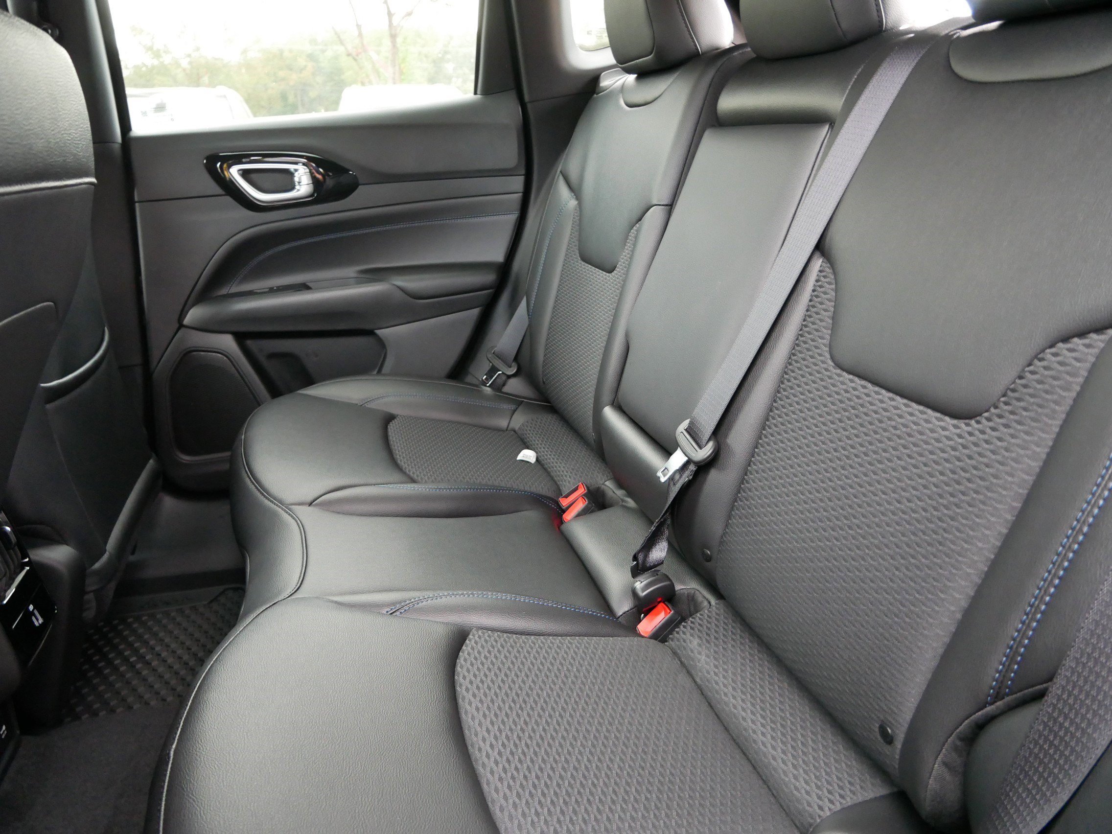 New 2026 Jeep Compass Latitude AWD/4WD image 10