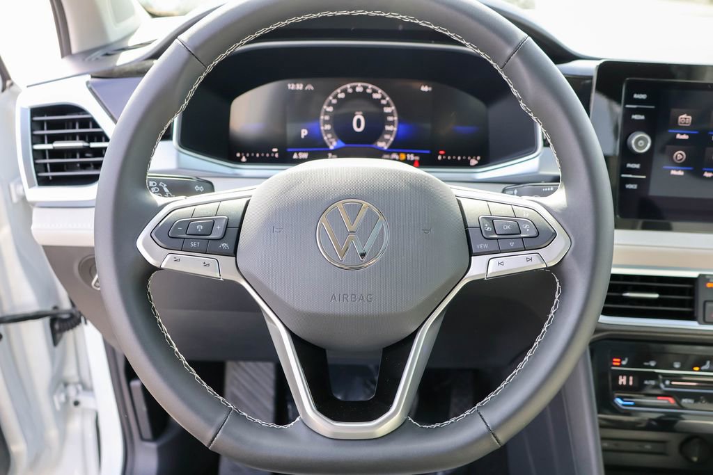 New 2025 Volkswagen Taos SE image 25