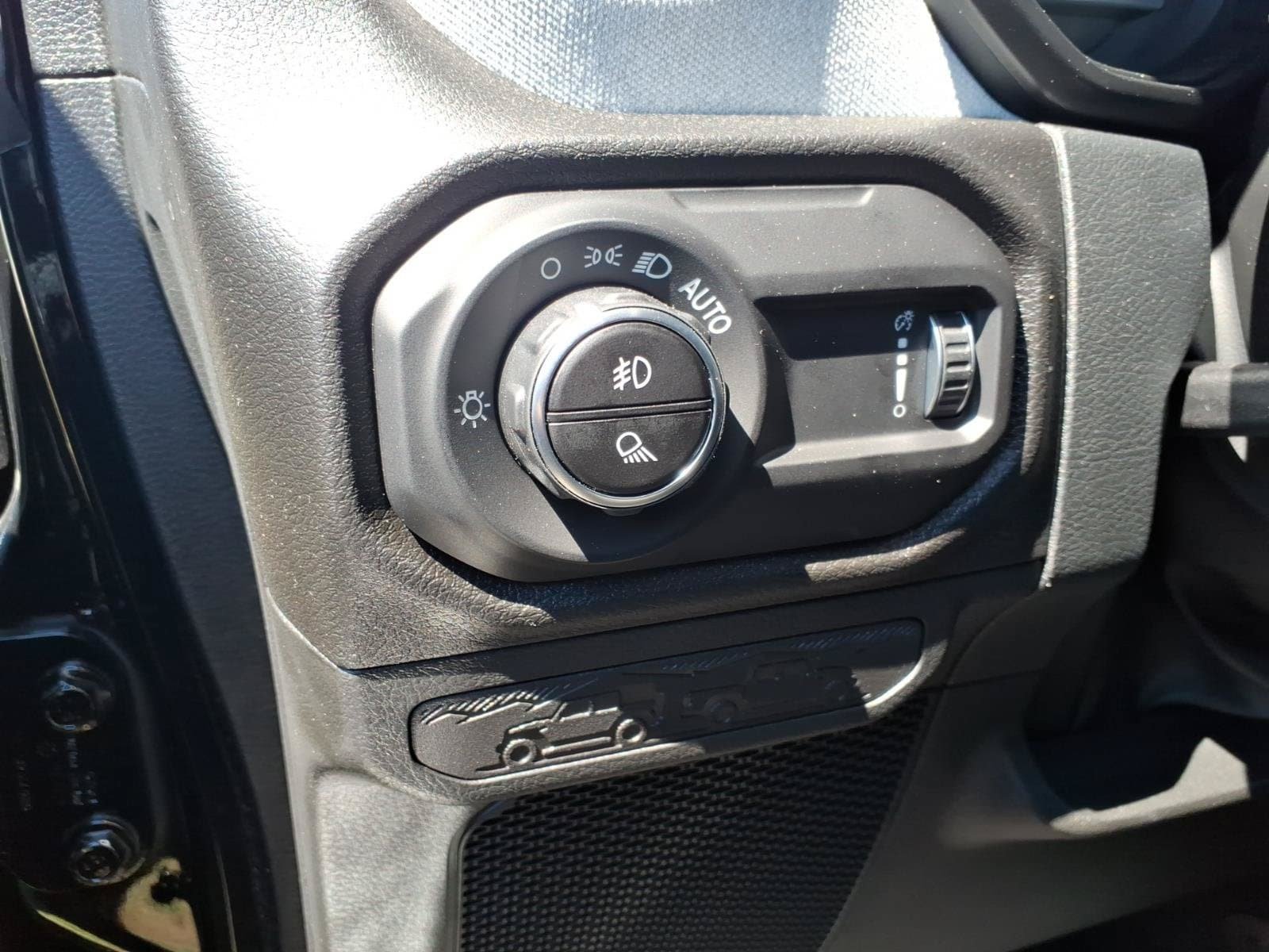 New 2026 Jeep Gladiator Sport AWD/4WD image 16
