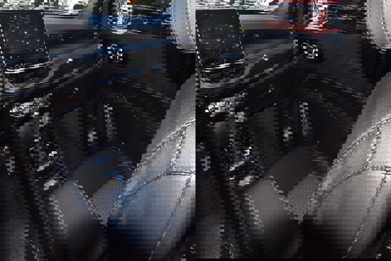 Used 2024 Jeep Compass Latitude w/ Altitude Special Edition image 17