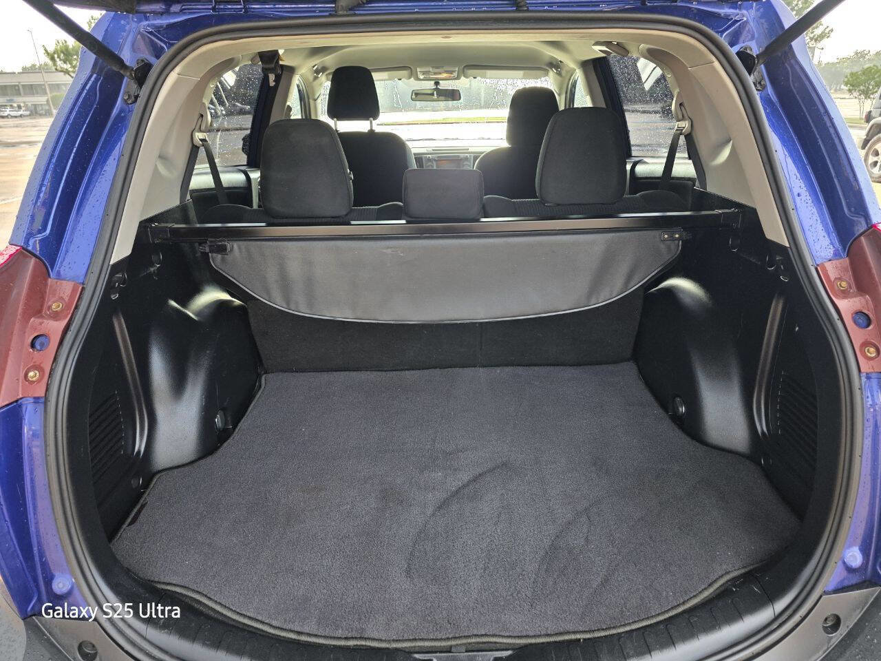 Used 2015 Toyota RAV4 LE FWD image 14