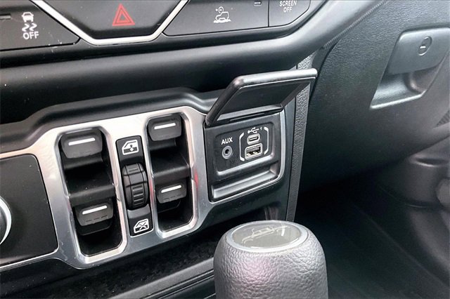 Used 2021 Jeep Gladiator Willys image 34