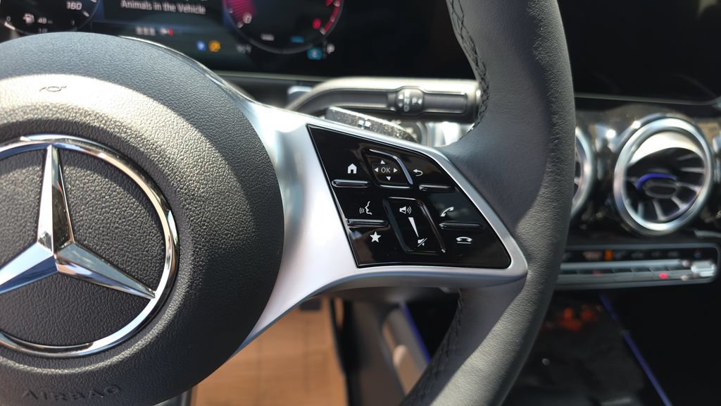 New 2026 Mercedes-Benz GLB 250 image 18