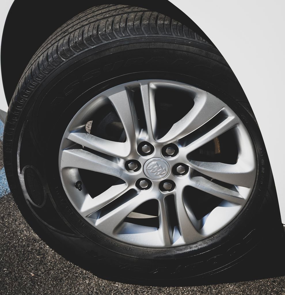 Used 2020 Buick Enclave Essence image 7