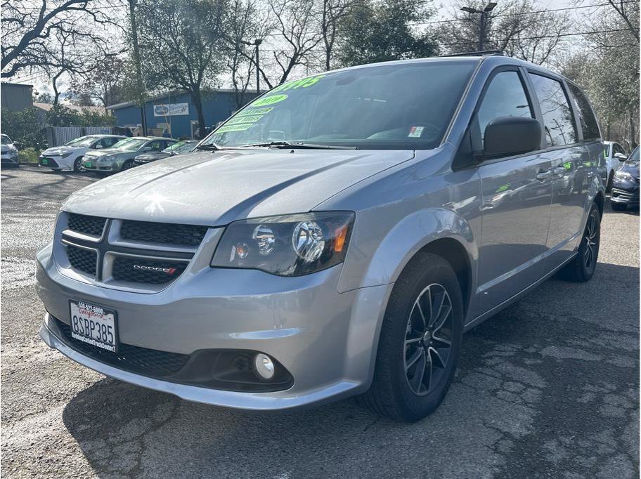 Used 2019 Dodge Grand Caravan GT image 3