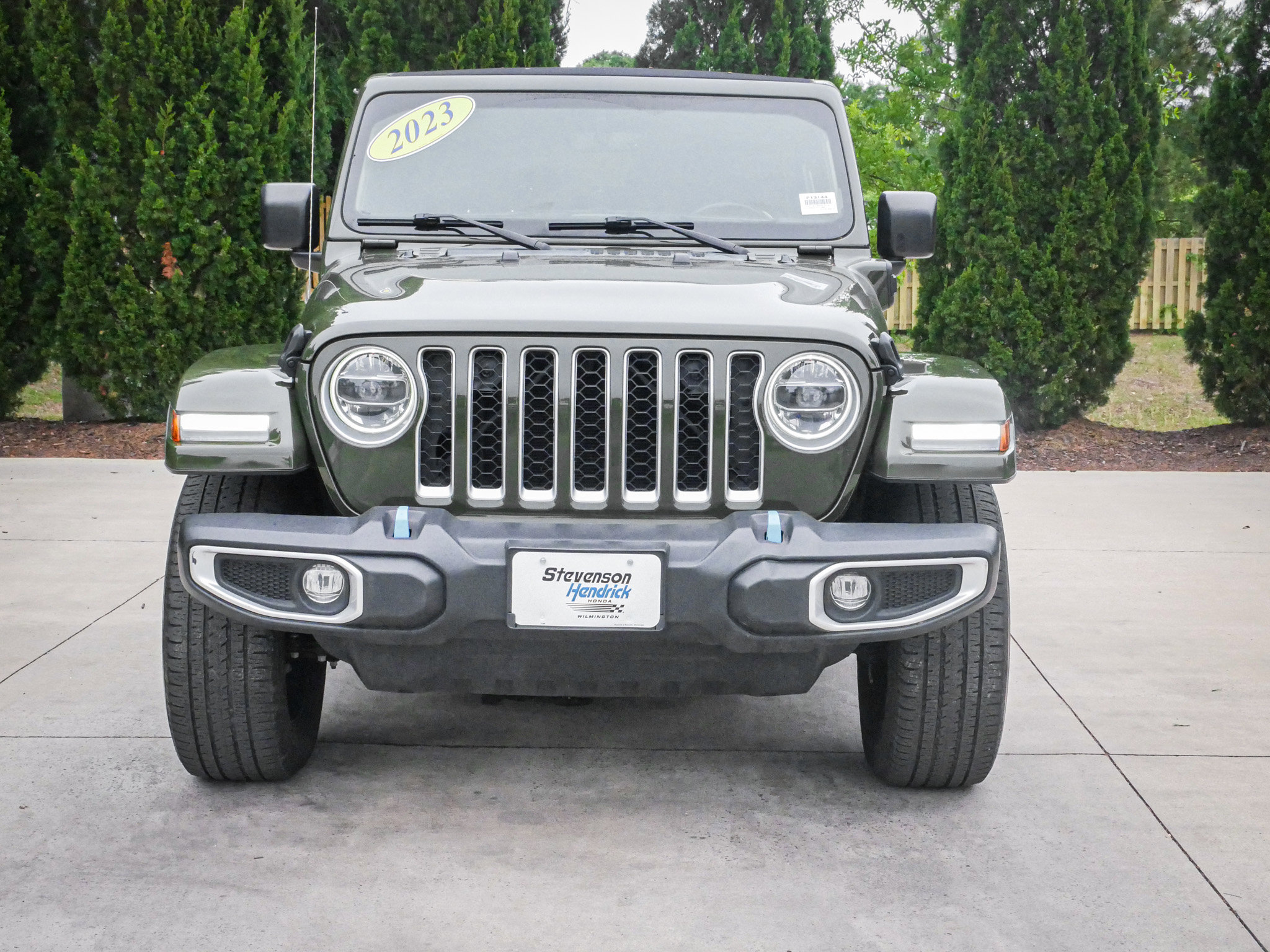 Used 2022 Jeep Wrangler Unlimited Sahara w/ Cold Weather Group AWD/4WD image 3