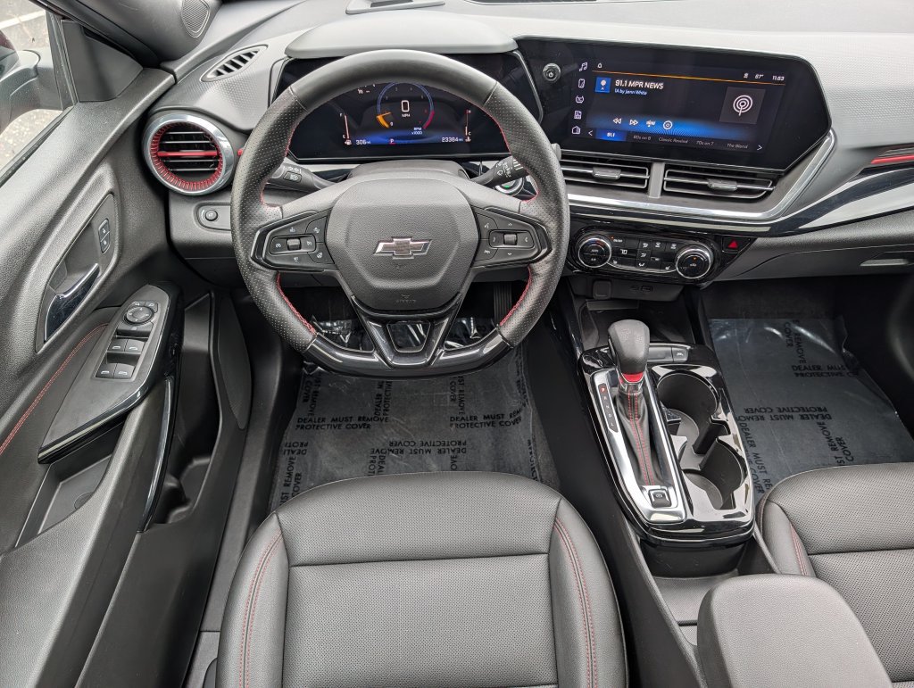 Used 2024 Chevrolet Trax RS w/ Sunroof Package FWD image 20