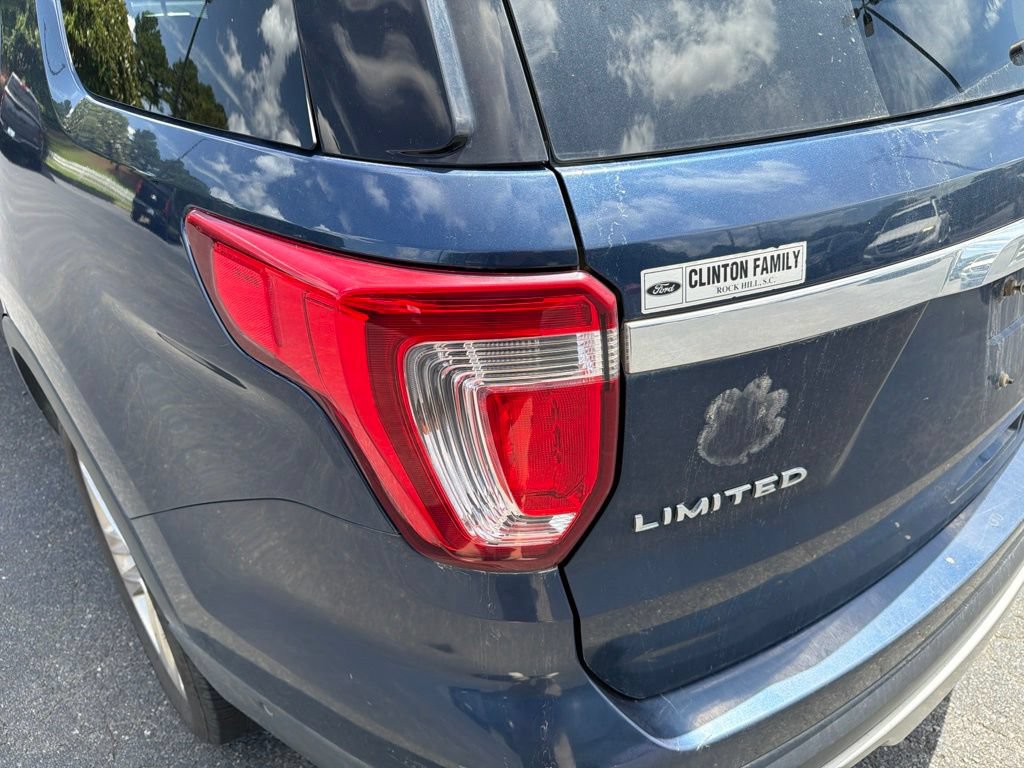 Used 2017 Ford Explorer Limited w/ Equipment Group 301A FWD image 10