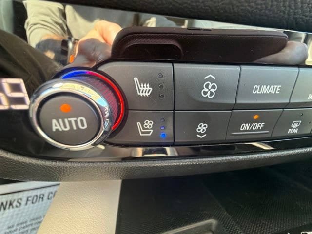 Used 2023 Buick Enclave Avenir w/ Avenir Technology Package AWD/4WD image 21