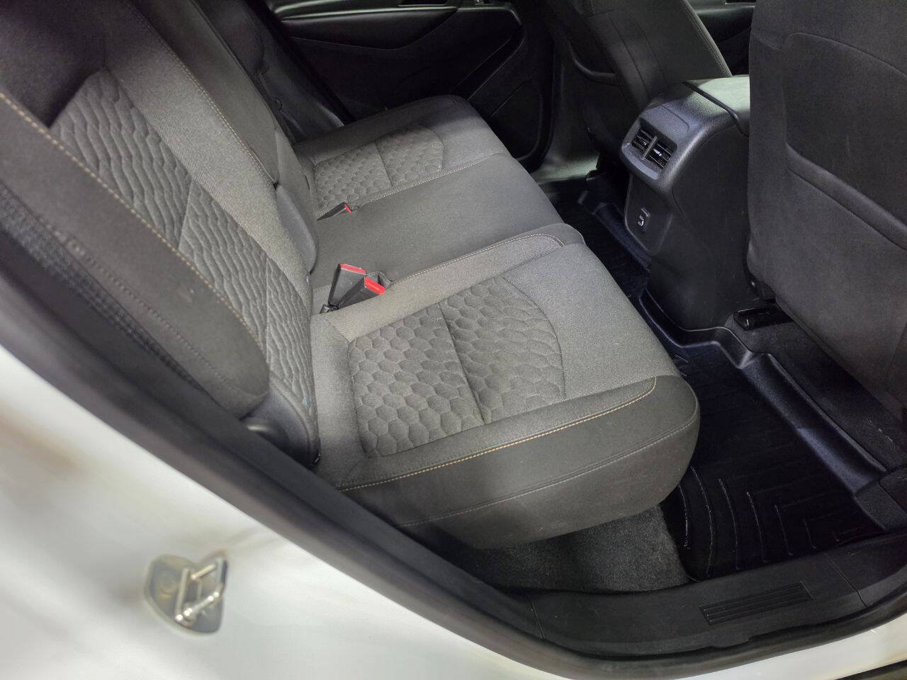 Used 2020 Chevrolet Equinox LT AWD/4WD image 19