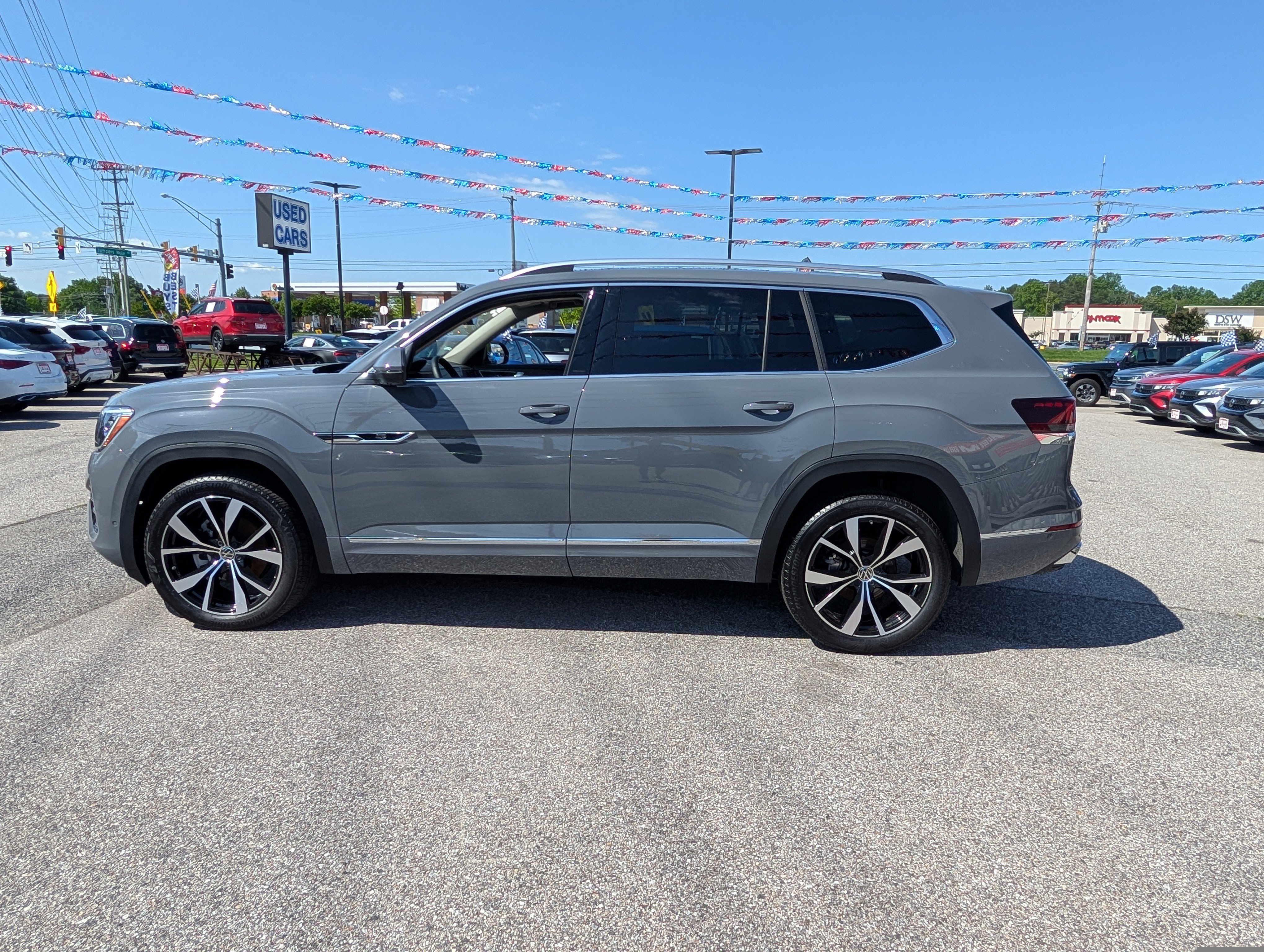 Used 2026 Volkswagen Atlas SEL Premium R-Line AWD/4WD image 6