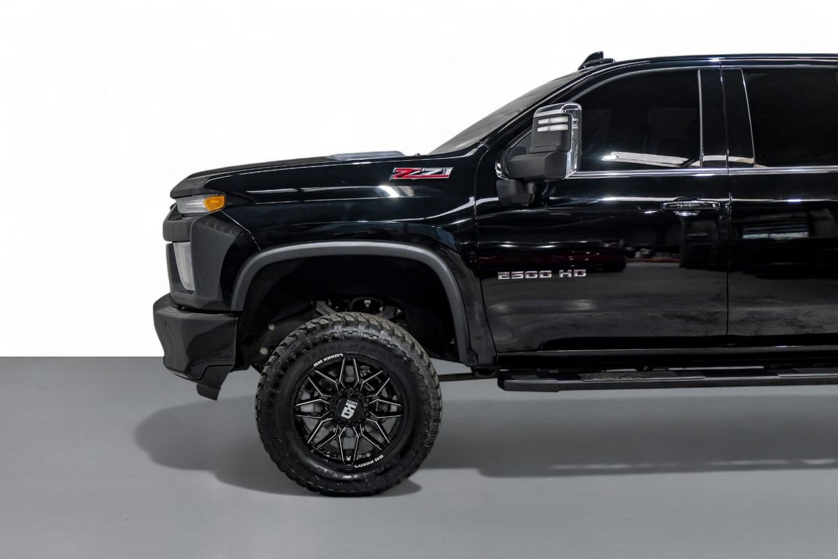 Used 2020 Chevrolet Silverado 2500 LTZ w/ LTZ Plus Package image 11