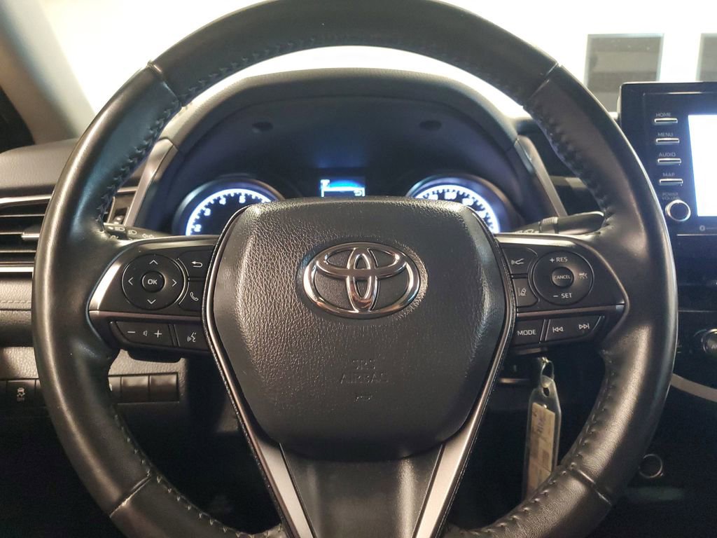 Used 2022 Toyota Camry SE image 19