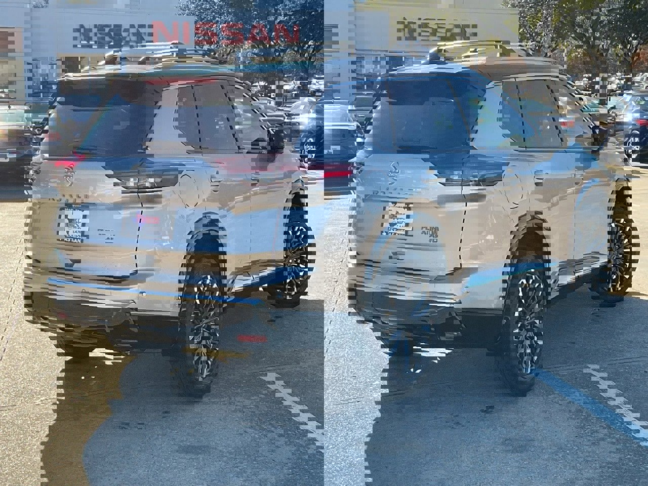 New 2026 Nissan Rogue Platinum image 5