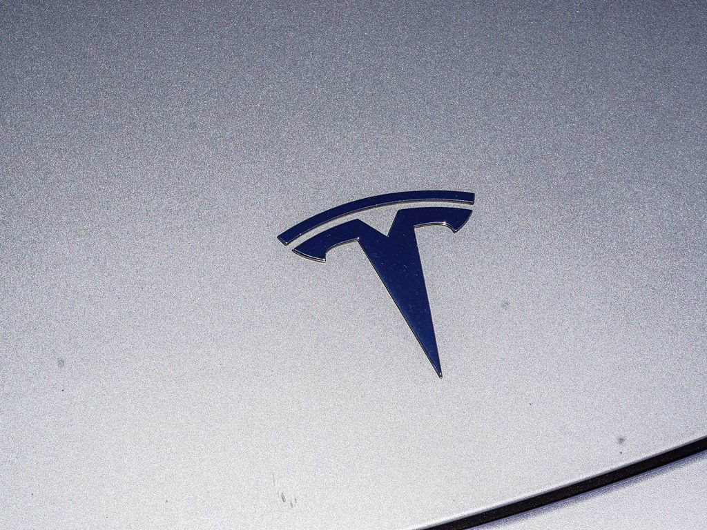 Used 2018 Tesla Model 3 Long Range RWD image 11