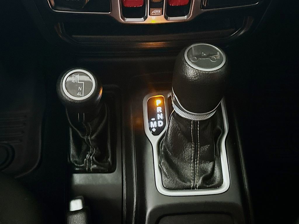 Used 2019 Jeep Wrangler Unlimited Sahara image 16