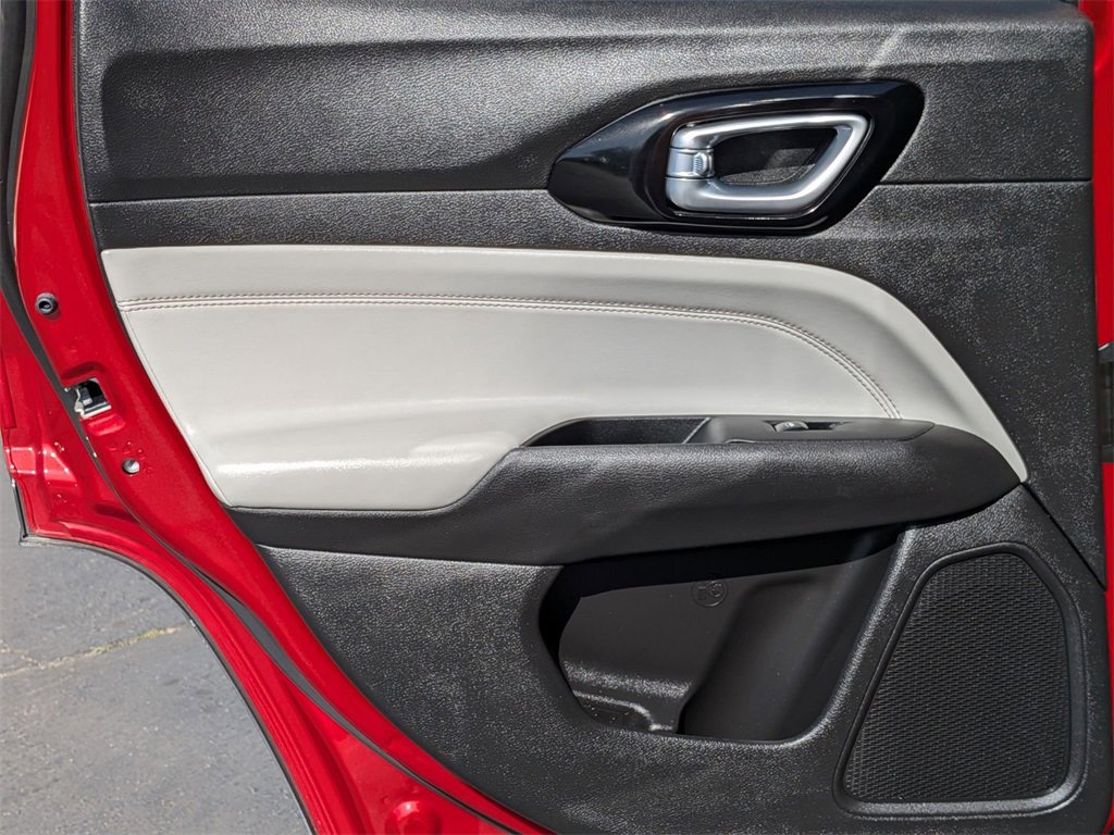 Used 2025 Jeep Compass Limited image 25