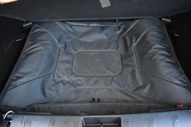 Used 2017 Jeep Renegade Limited image 37