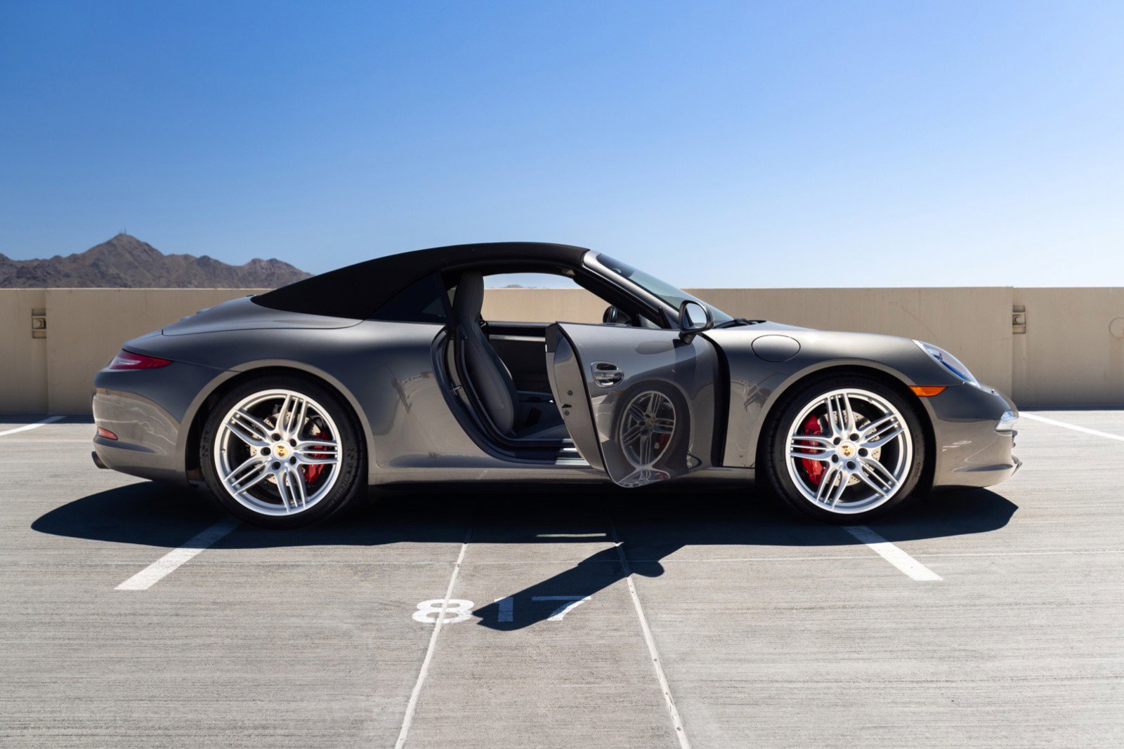 Used 2014 Porsche 911 Carrera 4S AWD/4WD image 17